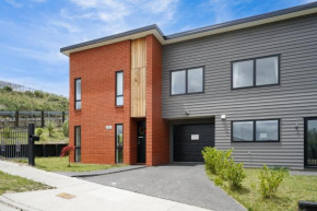 Stunning 3 bedrooms house in Hillcrest - Close to Waikato University & Cambridge
